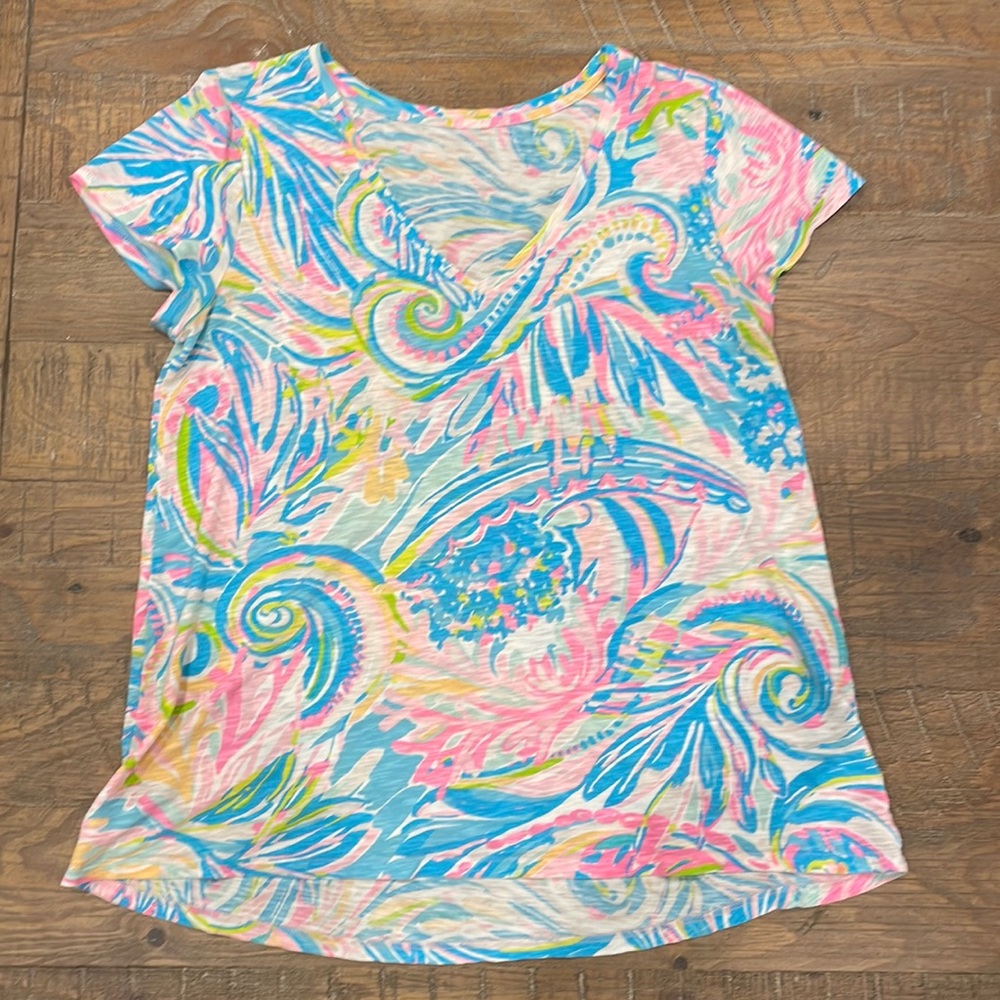 Lilly Pulitzer Vneck T-shirt M